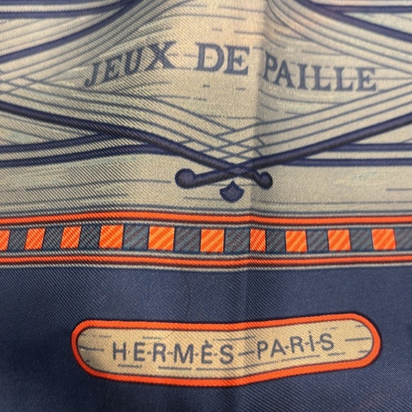 🌷New in box - Hermes silk scarf (90) - Picture 4 of 9